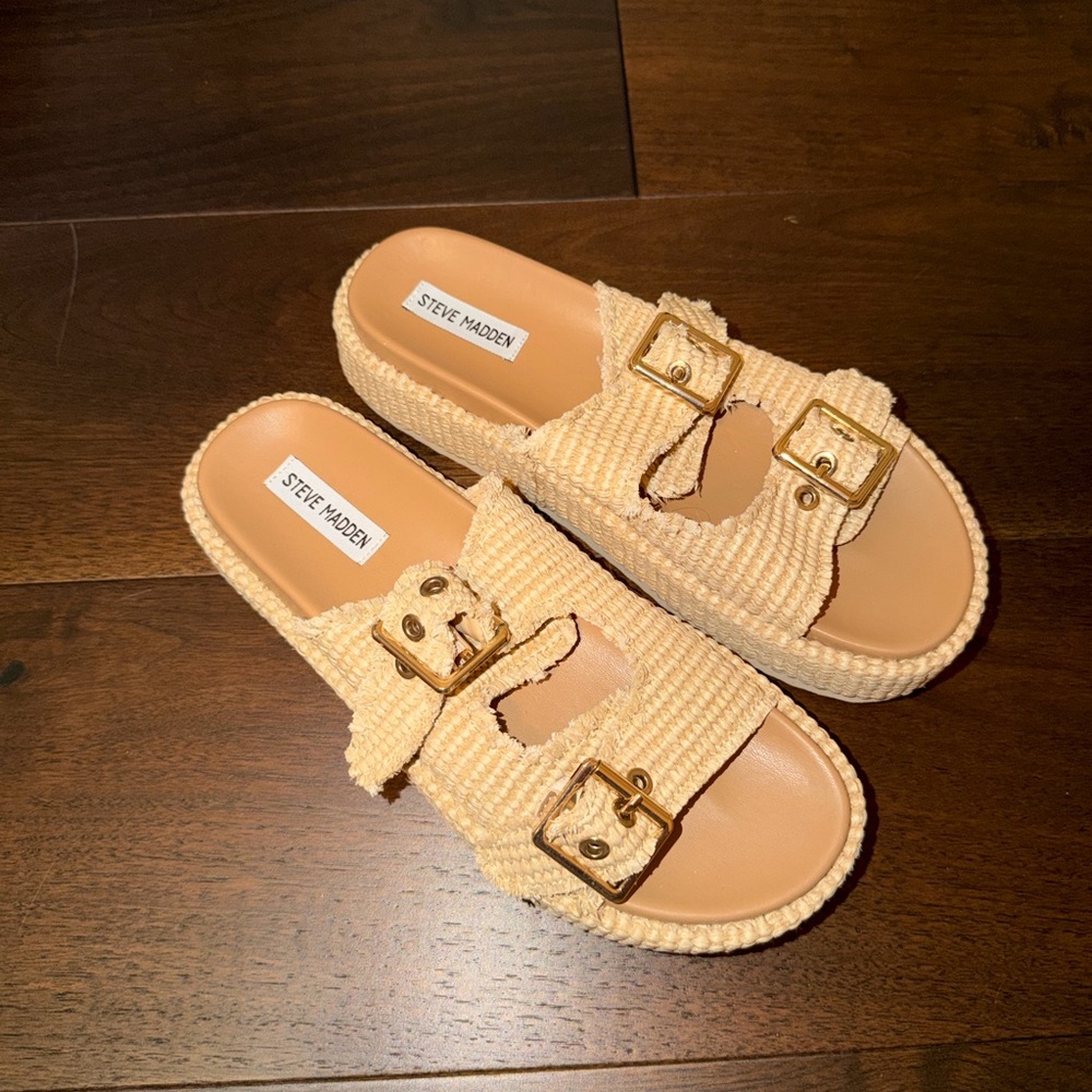Steve Madden Women’s Tan Sandals